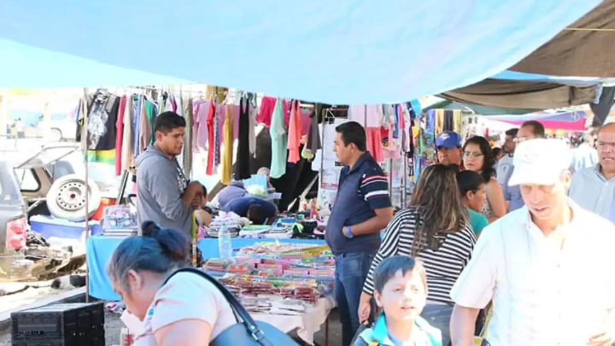 El tianguis dominical requiere obras de dignificación. Foto Especial